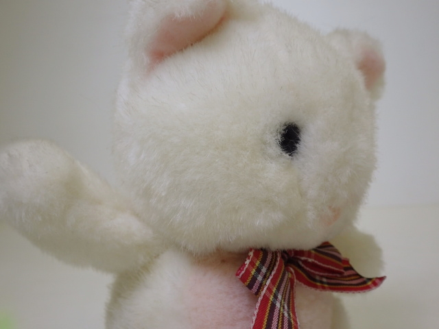 ☆昭和レトロ 吉徳? ネコのぬいぐるみ 白猫 小さめ リボン 可愛い 当時
