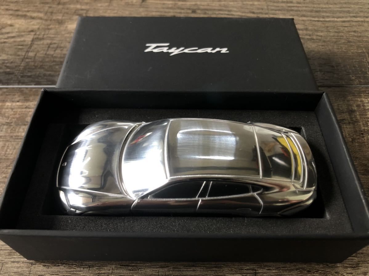 ポルシェ918spyder メタルカー　ペーパーウェイト　非売品 ポルシェ ペーパーウェイト メタルカー 0 PORSCHE 非売品 カイエン