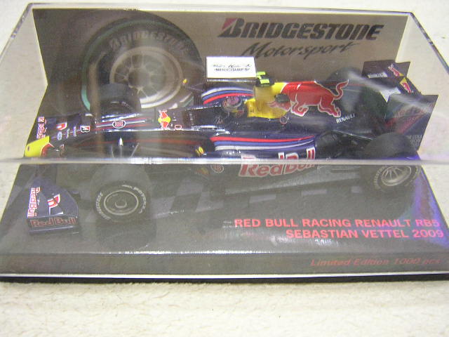 【高品質，定番人気】 1/43 MINICHAMPS ブリジストン特注 2009年 レッドブルレーシングルノーRB5 S ベッテル(レーシングカー)｜売買されたオークション情報、yahooの商品情報をアーカイブ公開 - オークファン レーシングカー