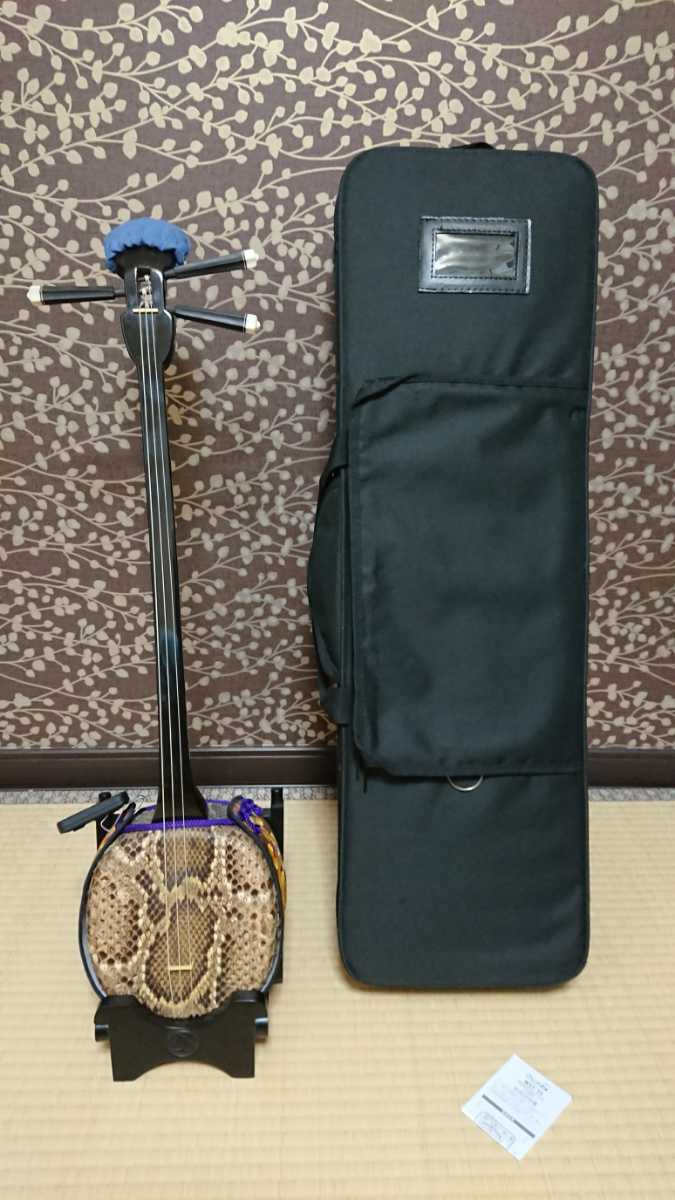沖縄三線 セミハードケース 黒塗り 人工皮張り 三味線 楽器 日本 音楽