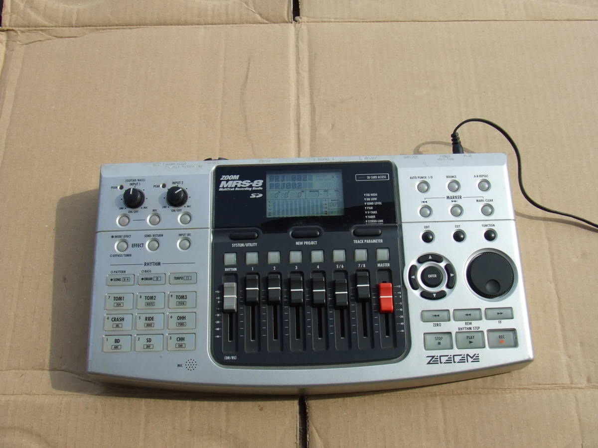 SATU270 ZOOM MRS-8 マルチトラックレコーダー シルバー ズーム 　本体とアダプター　同梱Ok