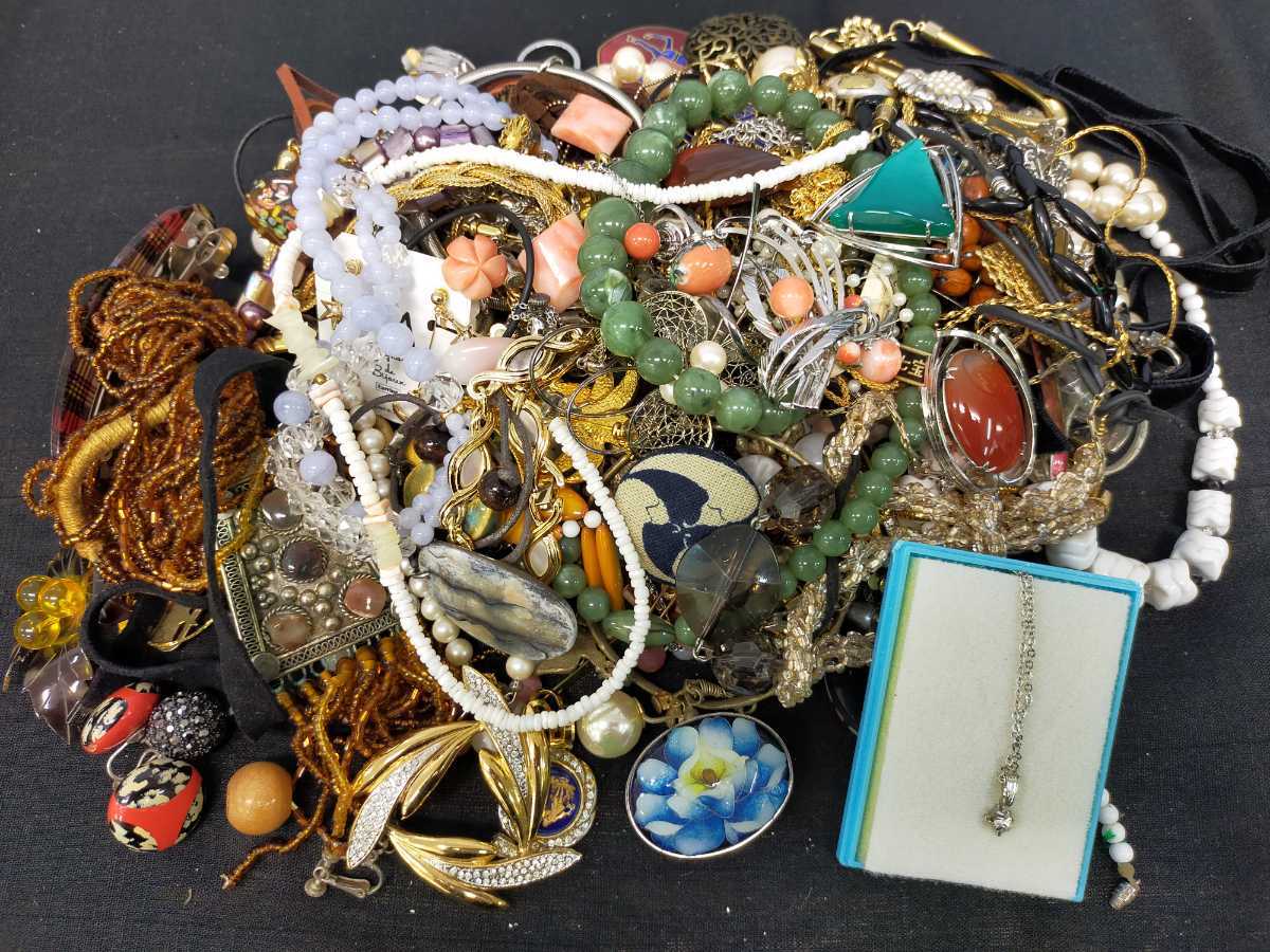 アクセサリー 指輪 総重量3.4kg セット 腕輪 大量まとめ売り