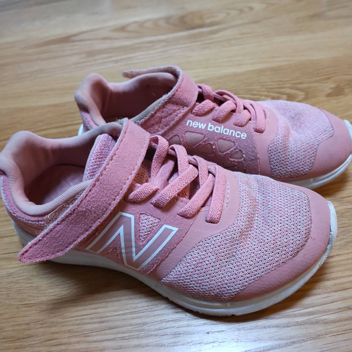 ニューバランス スニーカー 18 5 18cm 売買されたオークション情報 Yahooの商品情報をアーカイブ公開 オークファン Aucfan Com