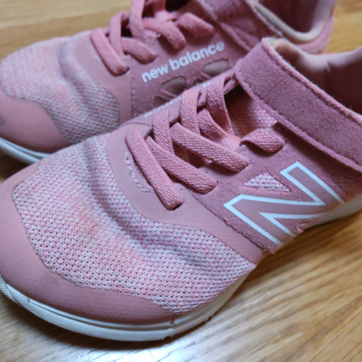 ニューバランス スニーカー 18 5 18cm 売買されたオークション情報 Yahooの商品情報をアーカイブ公開 オークファン Aucfan Com