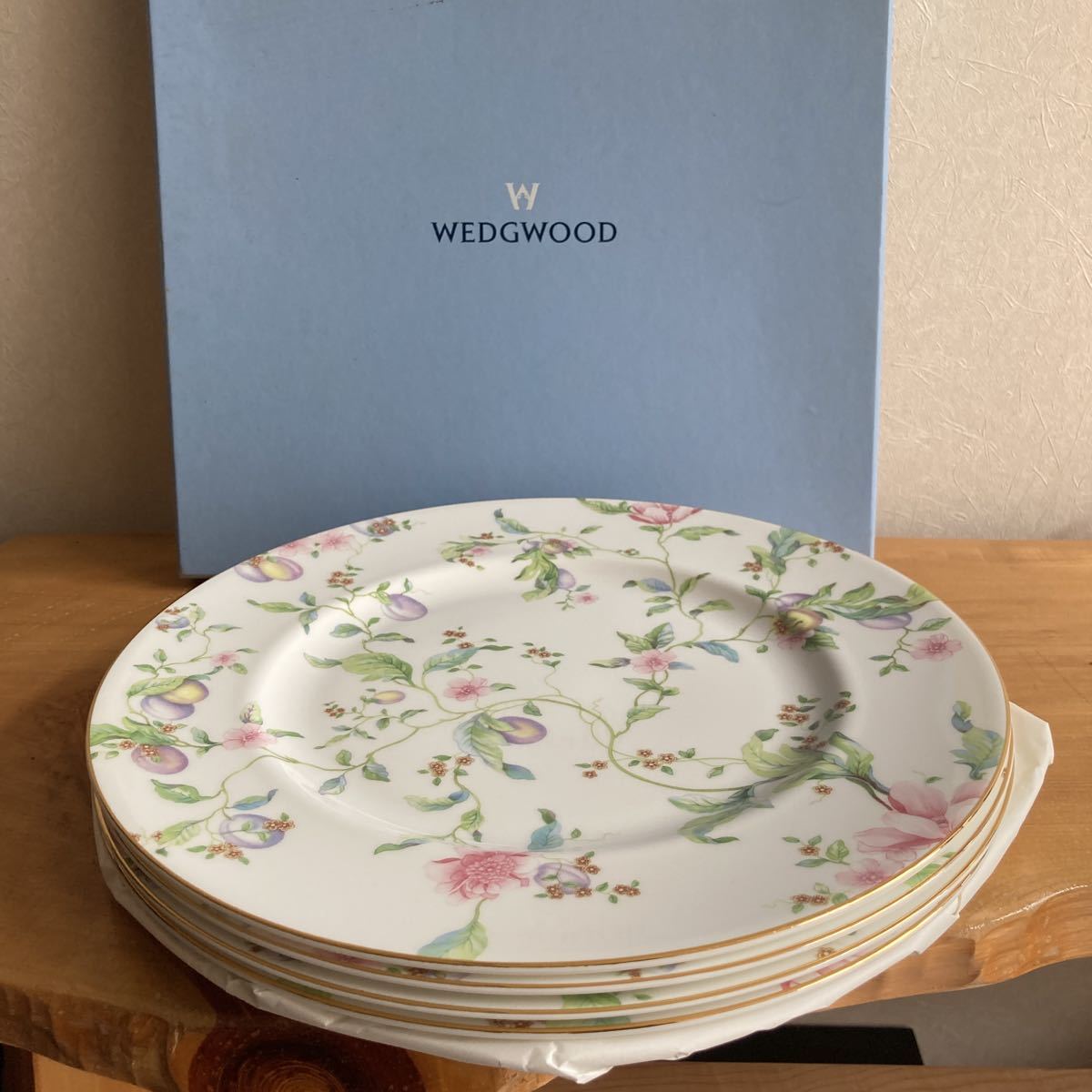 吉）WEDGWOOD sweet plum スウィートプラム 人気シリーズ プレート