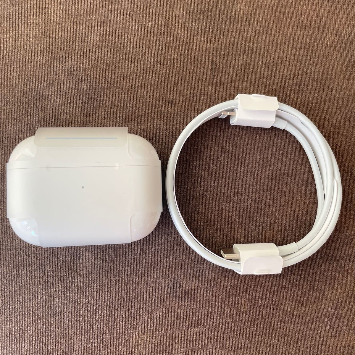 Apple純正 AirPods Pro MWP22J/A 充電ケース＋lightening USB-Cケーブルのみ イヤホン無し 新品未使用品 