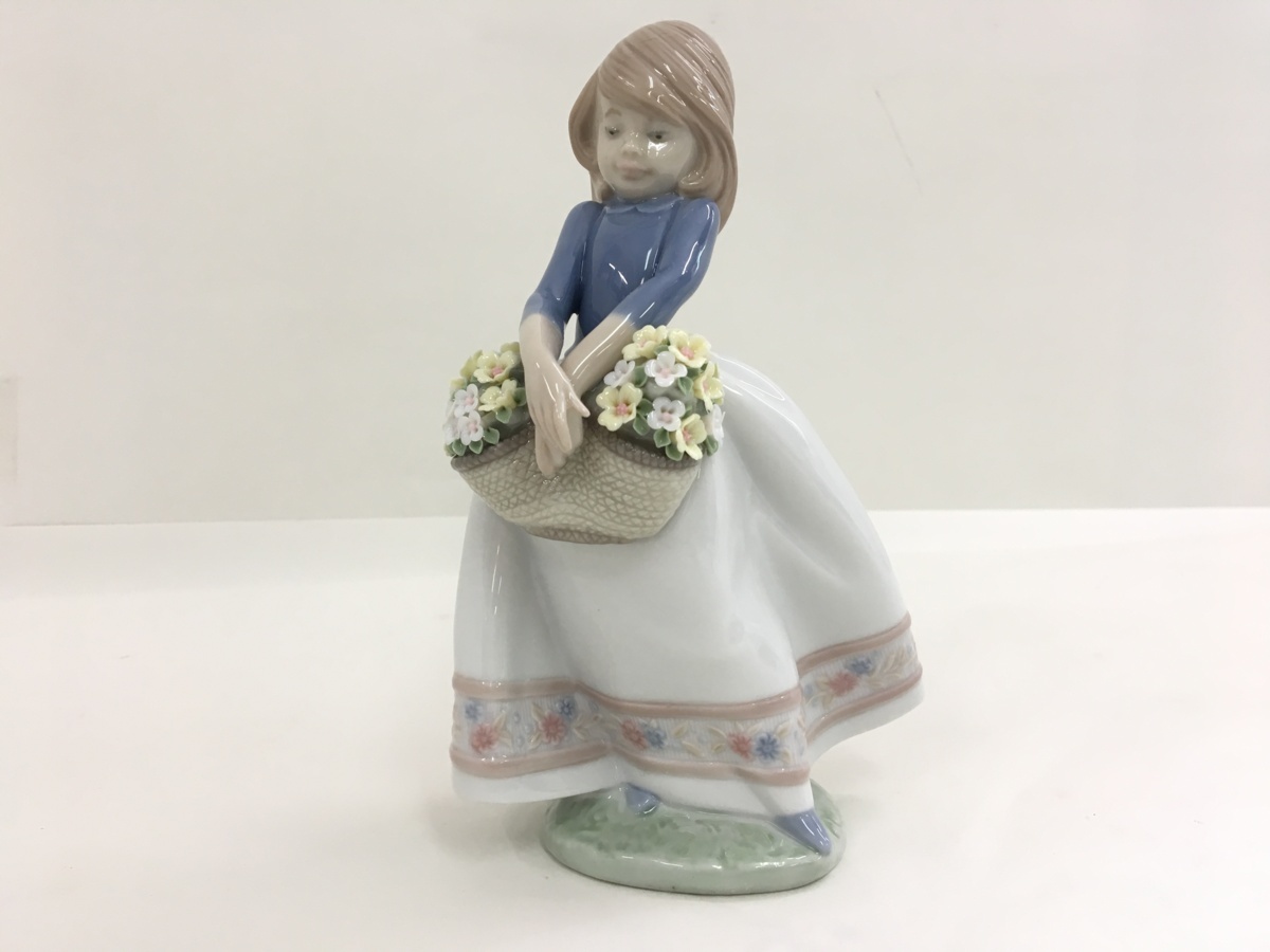 フィギュリン LLADRO リヤドロ 0 五月の花 置物 女の子 陶器人形 1000 