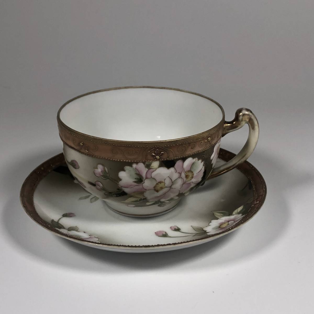 オールドノリタケ】カップ＆ソーサー 金彩花柄ジュエル装飾 エナメル