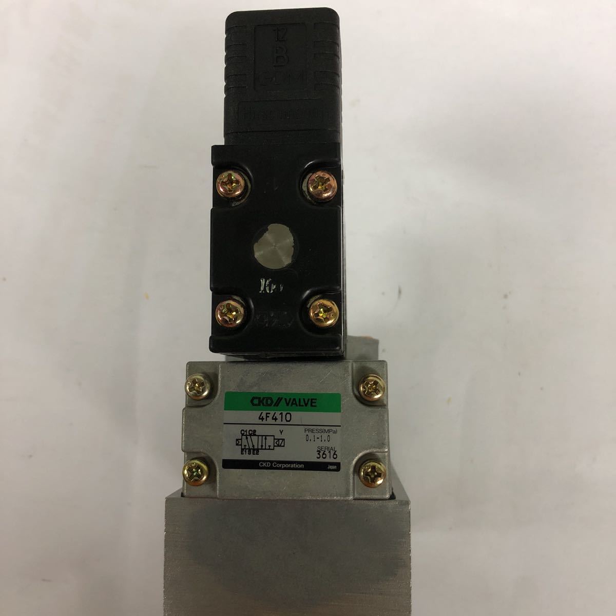 CKD 電磁弁　4F410-10 AC 100V_3