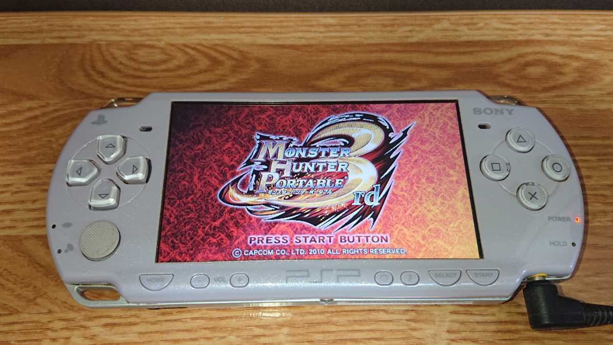 PSP 2000 本体 ラベンダーパープル ＋アダプター＋メガネケーブル＋1GB 