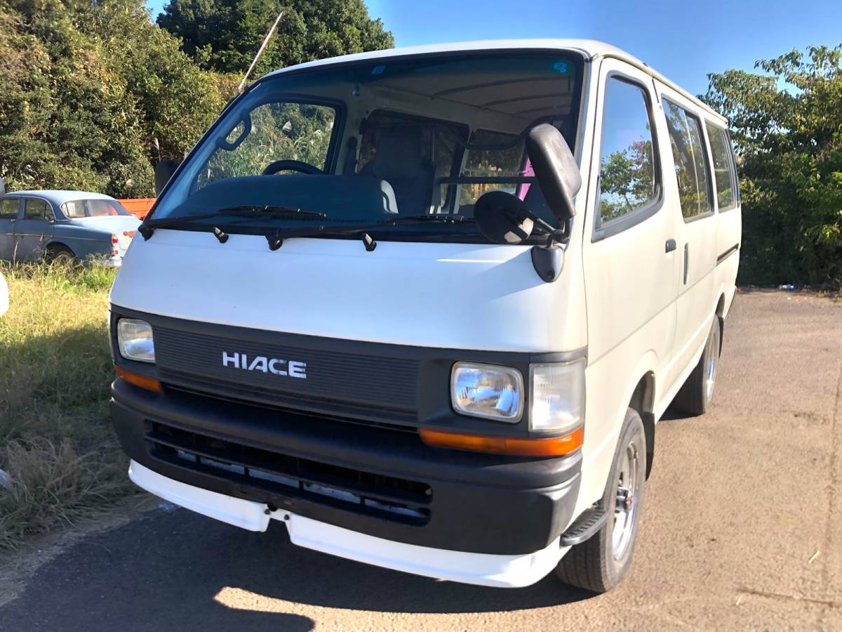 トヨタ 売り切り！低走行 100系ハイエースバンDX ハイエース3 