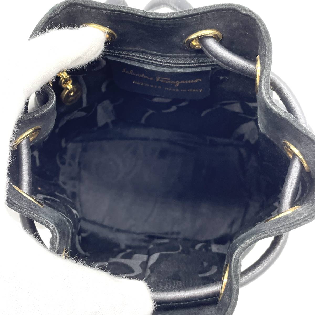 1円 美品 Salvatore Ferragamo フェラガモ ヴァラ リボン スエード 