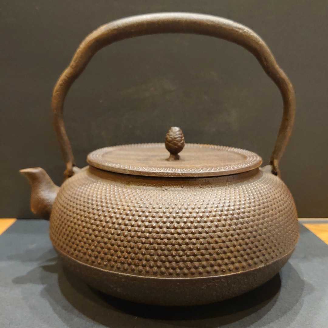  珍品 照光堂 鉄瓶 昭和30年国勢調査記念品(鉄瓶)｜売買されたオークション情報、yahooの商品情報をアーカイブ公開 - オークファン 鉄瓶