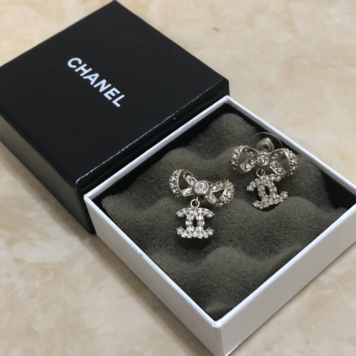 ココマーク リボン CHANEL リボンクロス 両耳用 スウィング シャネル