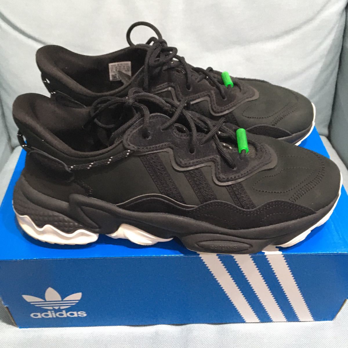 使用数回-美品】アディダスadidas OZWEEGO TR オズウィーゴTR 黒/白 