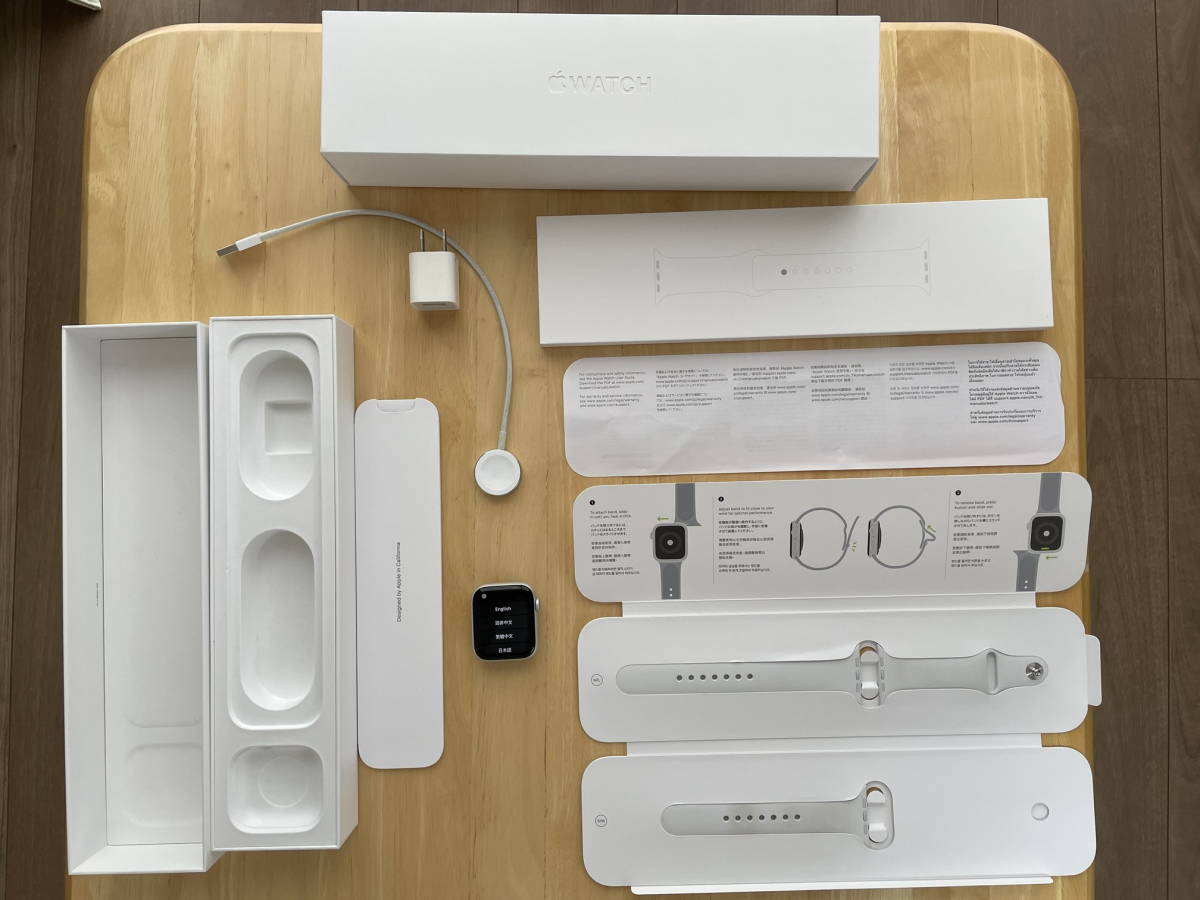 品質保証，人気 Apple Watch Series 4 GPSモデル アルミニウム シルバー 44mm(スマートウォッチ本体)｜売買されたオークション情報、yahooの商品情報をアーカイブ公開 - オークファン スマートウォッチ本体