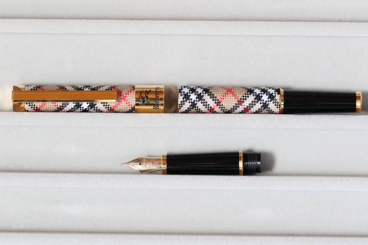 文房具・事務用品 Burberry 万年筆 黒 チェック柄