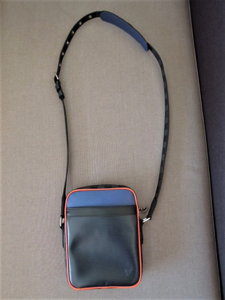  最終 彡主人の依頼品 彡２回程使用 彡ルイ ヴィトン エピ&times;ダミエグラフィット ダヌーヴ スリム ショルダーバッグ 彡(ショルダーバッグ)｜売買されたオークション情報、yahooの商品情報 かばん、バッグ