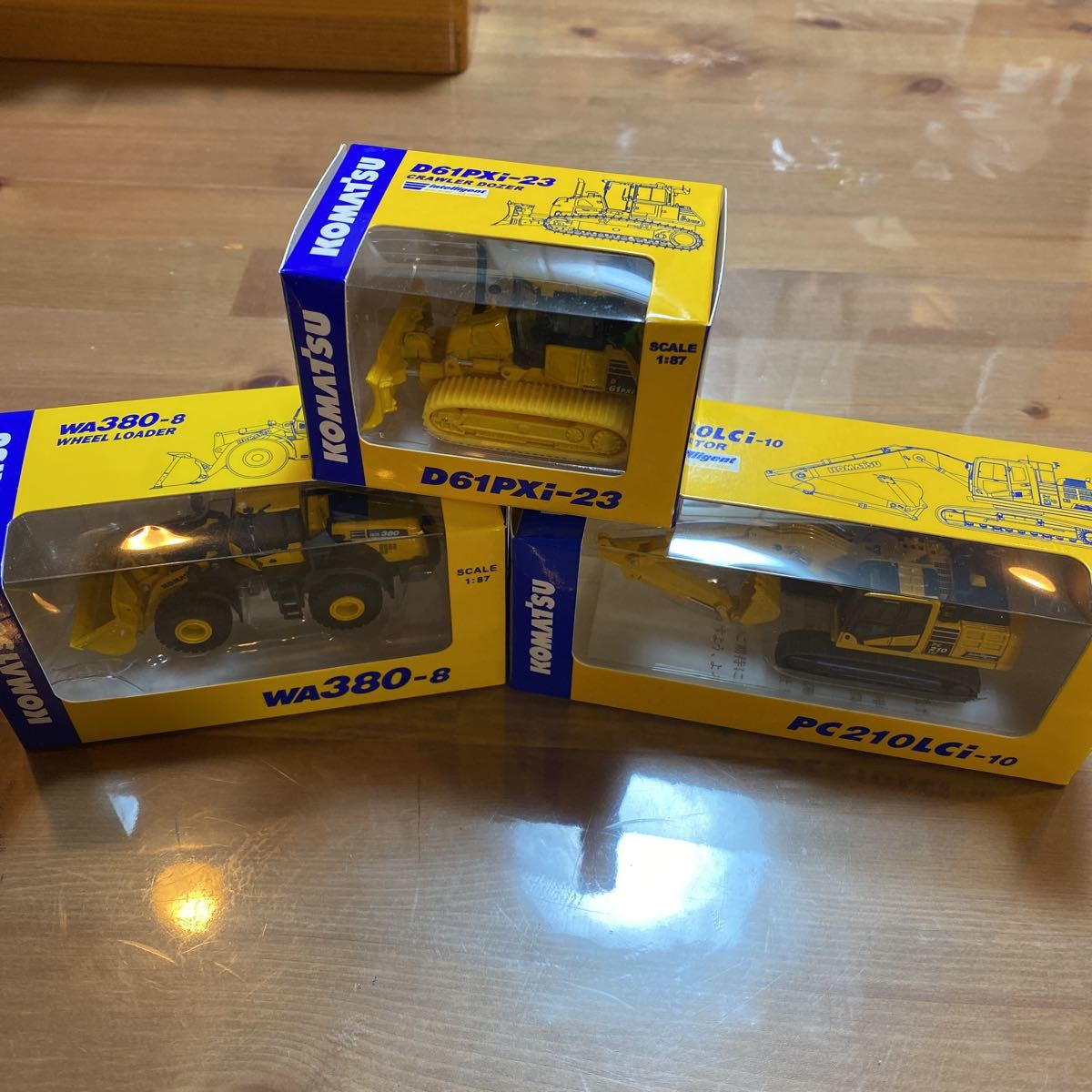 KOMATSU 非売品 コマツ オリジナルミニチュア - 株主優待 メルカリ 