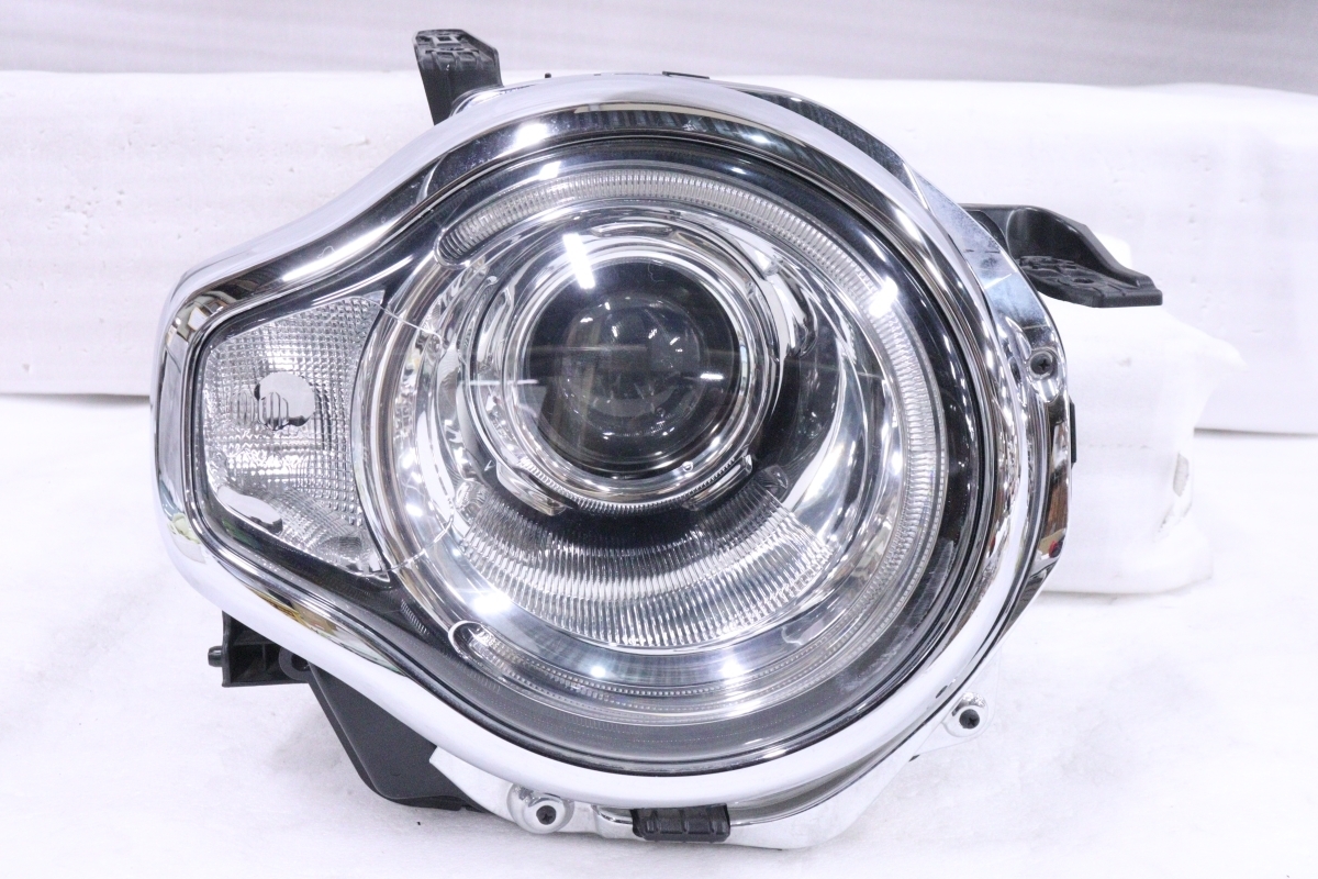 クラウンハイブリットロイヤル GRS200 右テールランプ ichikoh30-370 