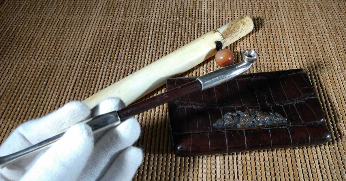 時代物　煙管入れ　煙管置き アンティーク ワラビ　鹿角？ 時代物 煙管入れ 煙管置き アンティーク ワラビ 鹿角？ 【公式通販】
