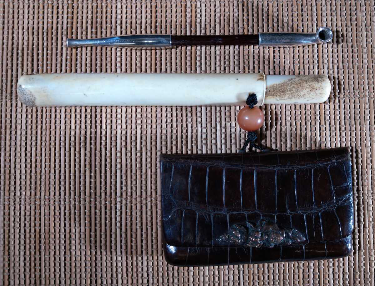 煙草入れ 時代物 提物 竹製 煙管 鹿角 大きめの虎の留具 キセル 喫煙具