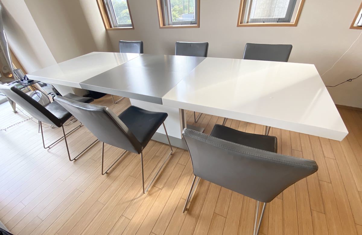 【美品】BoConcept OCCA ダイニングテーブル W1400 天然木 Kaysun General Trading LLC.