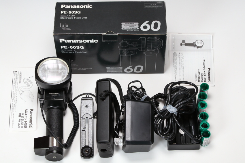 美品 Panasonic パナソニック オートストロボ PE－60SG AC電源 PW-305付 使用感少なめ！ パナソニック オートストロボ Panasonic &frasl; 3830美品☆動作確認OK☆Panasonic ストア