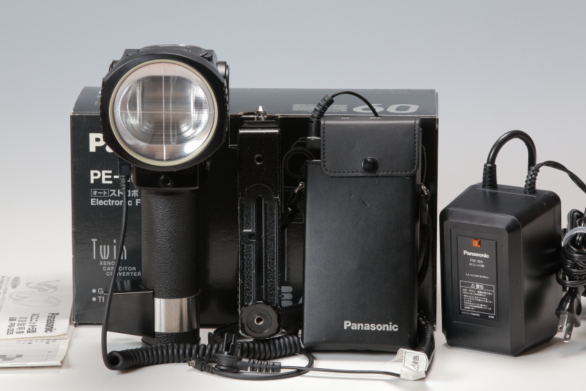 美品 Panasonic パナソニック オートストロボ PE－60SG AC電源 PW-305付 使用感少なめ！ パナソニック オートストロボ Panasonic &frasl; 3830美品☆動作確認OK☆Panasonic ストア