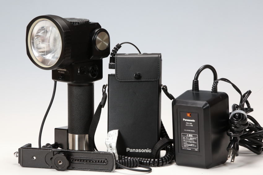 美品 Panasonic パナソニック オートストロボ PE－60SG AC電源 PW-305付 使用感少なめ！ パナソニック オートストロボ Panasonic &frasl; 3830美品☆動作確認OK☆Panasonic ストア