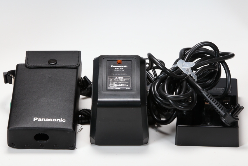 美品 Panasonic パナソニック オートストロボ PE－60SG AC電源 PW-305付 使用感少なめ！ パナソニック オートストロボ Panasonic &frasl; 3830美品☆動作確認OK☆Panasonic ストア
