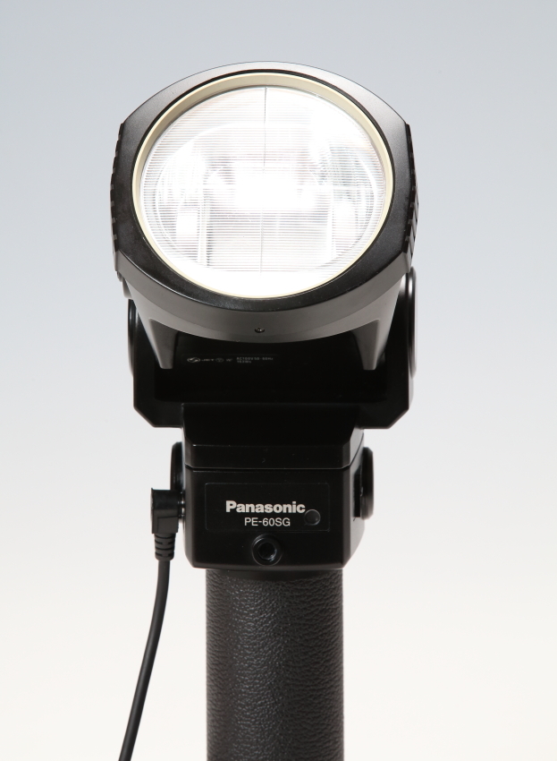 美品 Panasonic パナソニック オートストロボ PE－60SG AC電源 PW-305付 使用感少なめ！ パナソニック オートストロボ Panasonic &frasl; 3830美品☆動作確認OK☆Panasonic ストア