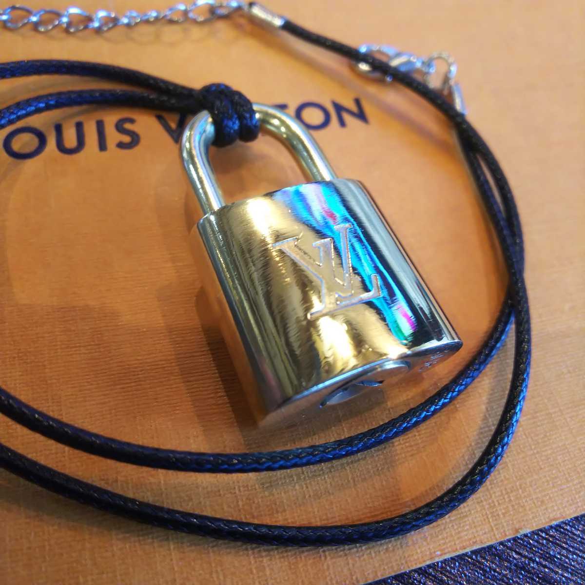 美品 Louis Vuitton パドロック カデナ 南京錠 ルイヴィトン ゴールド 