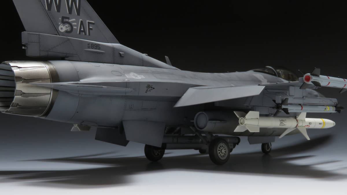 タミヤ 1/48 F-16CJ ファイティングファルコン 完成品 タミヤ 1⁄48 F