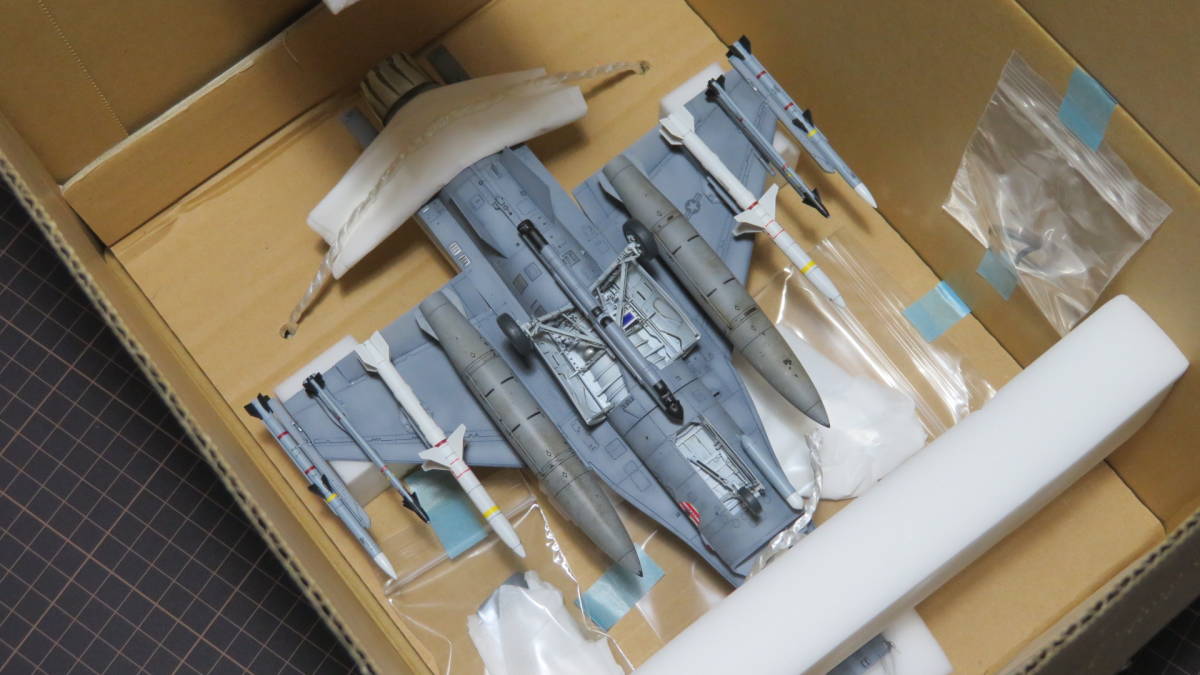 タミヤ 1/48 F-16CJ ファイティングファルコン 完成品 【公式通販】