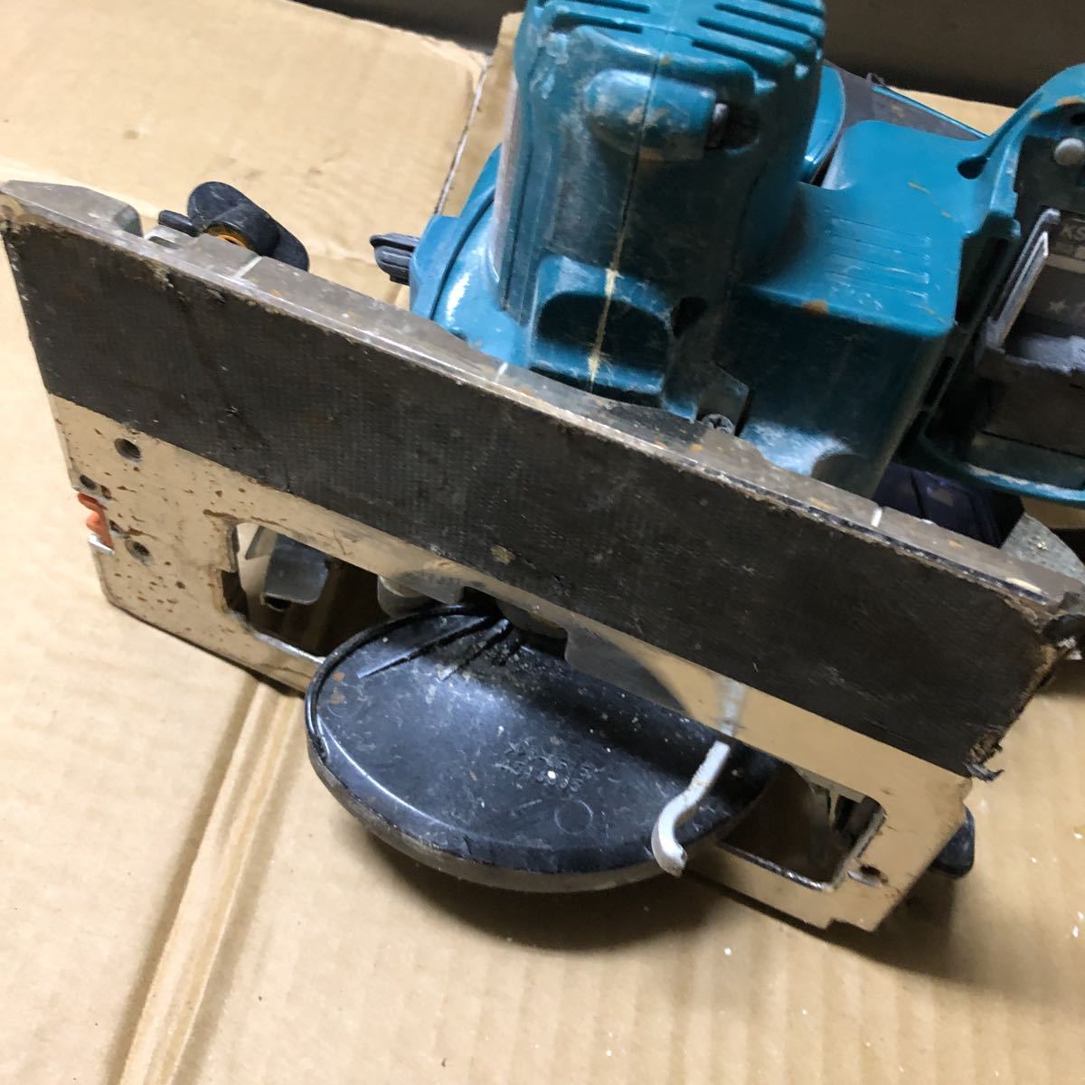マキタ　14.4V 125mm 充電式防じんマルノコ　KS512D 本体のみ　ジャンク　回転可 125mm マキタ 14.4v 3.0Ah専用 (マキタ) 電動工具・エアー工具