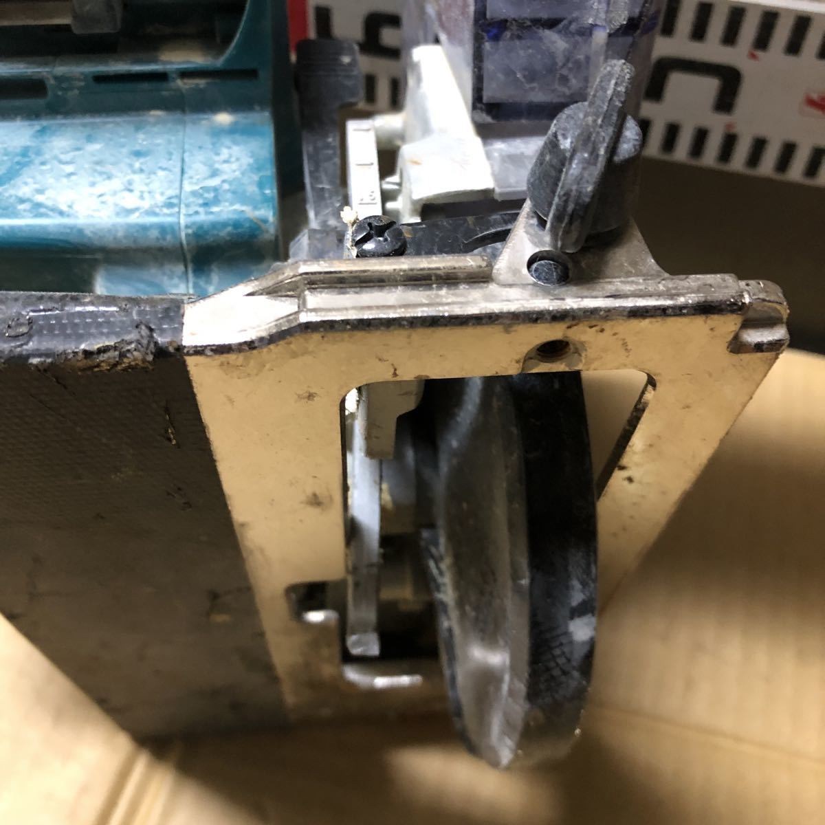 マキタ　14.4V 125mm 充電式防じんマルノコ　KS512D 本体のみ　ジャンク　回転可 125mm マキタ 14.4v 3.0Ah専用 (マキタ) 電動工具・エアー工具