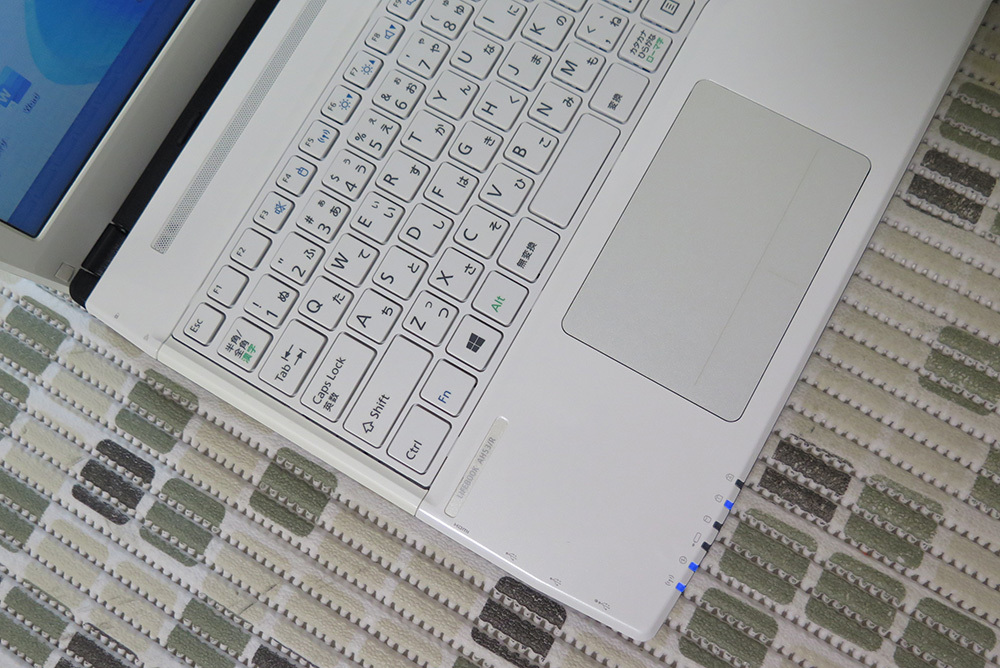 最上級】Core i7／SSD500GB／8GB／Blu-ray／ノートPC白 Windows11