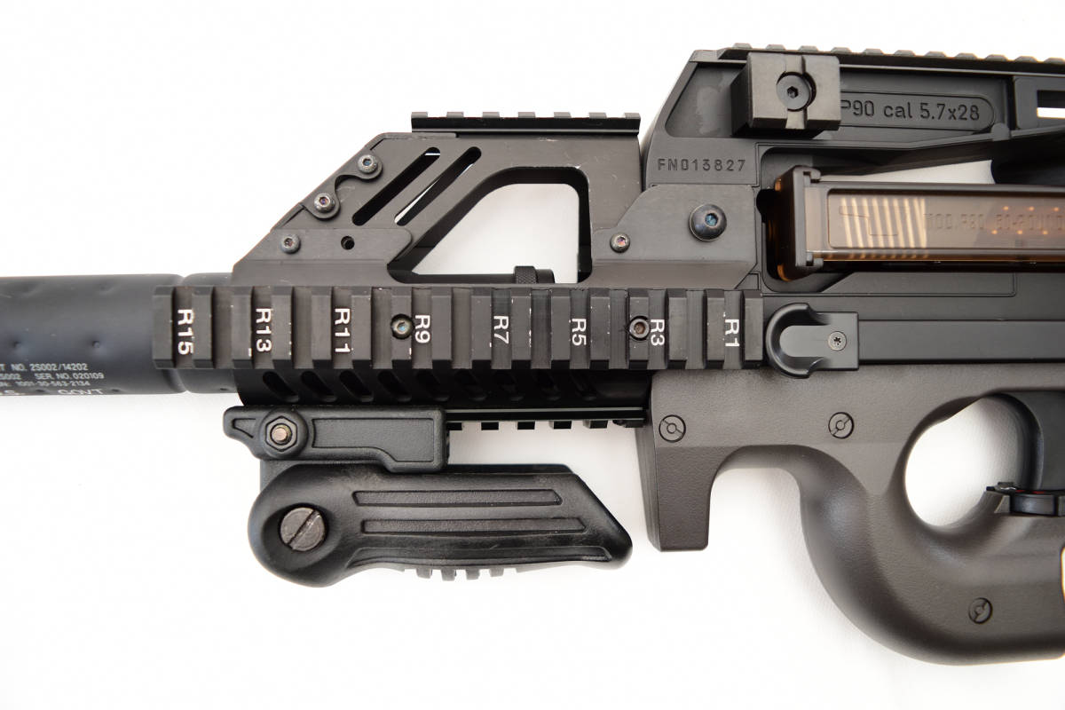 東京マルイ P90 TR クワッドレイルシステム カスタム☆ バーティカル