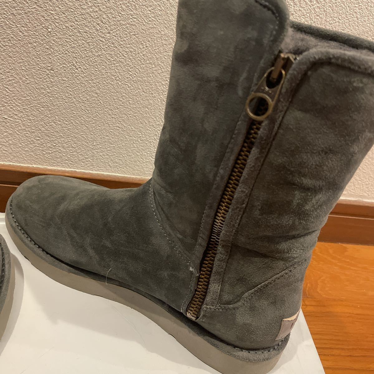 UGG ムートンブーツ グレー 23cm ファスナー 【公式通販】