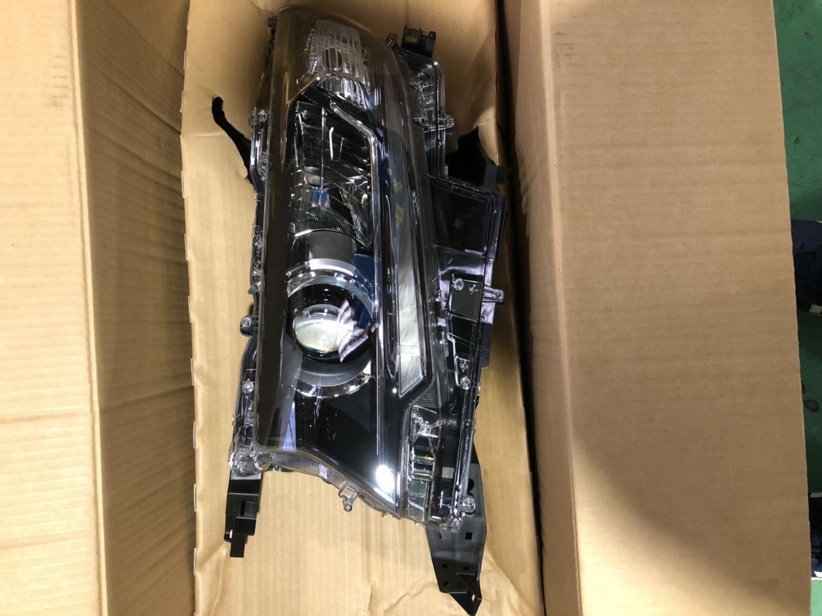 格安，正規品 ランクル プラド TRJ150 左ヘッドライト(ヘッドライト)｜売買されたオークション情報、yahooの商品情報をアーカイブ公開 - オークファン トヨタ用