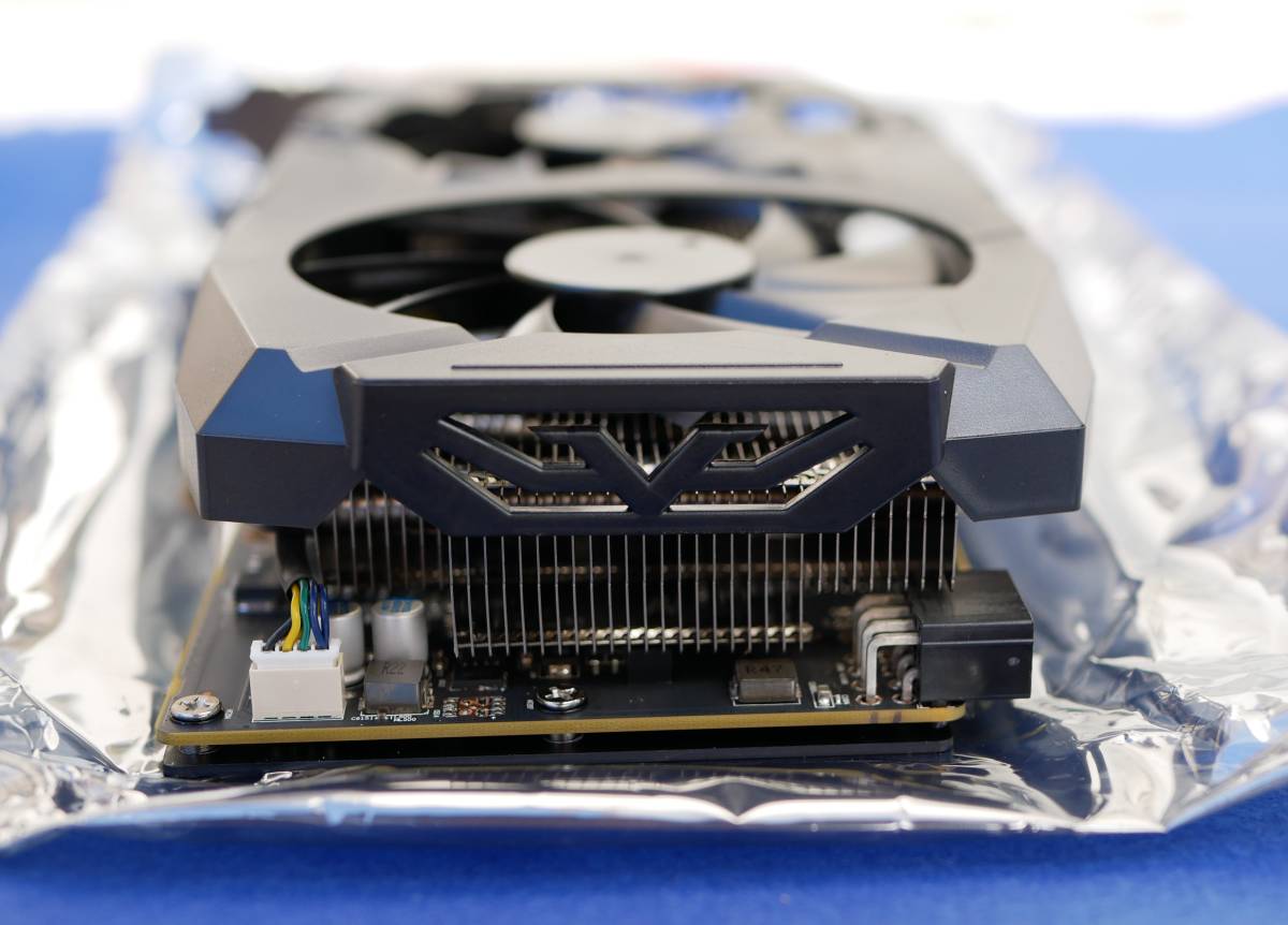 玄人志向 Radeon RX-580 RD-RX580-E8GB⁄OC⁄DF2 | RD-RX580-E8GB