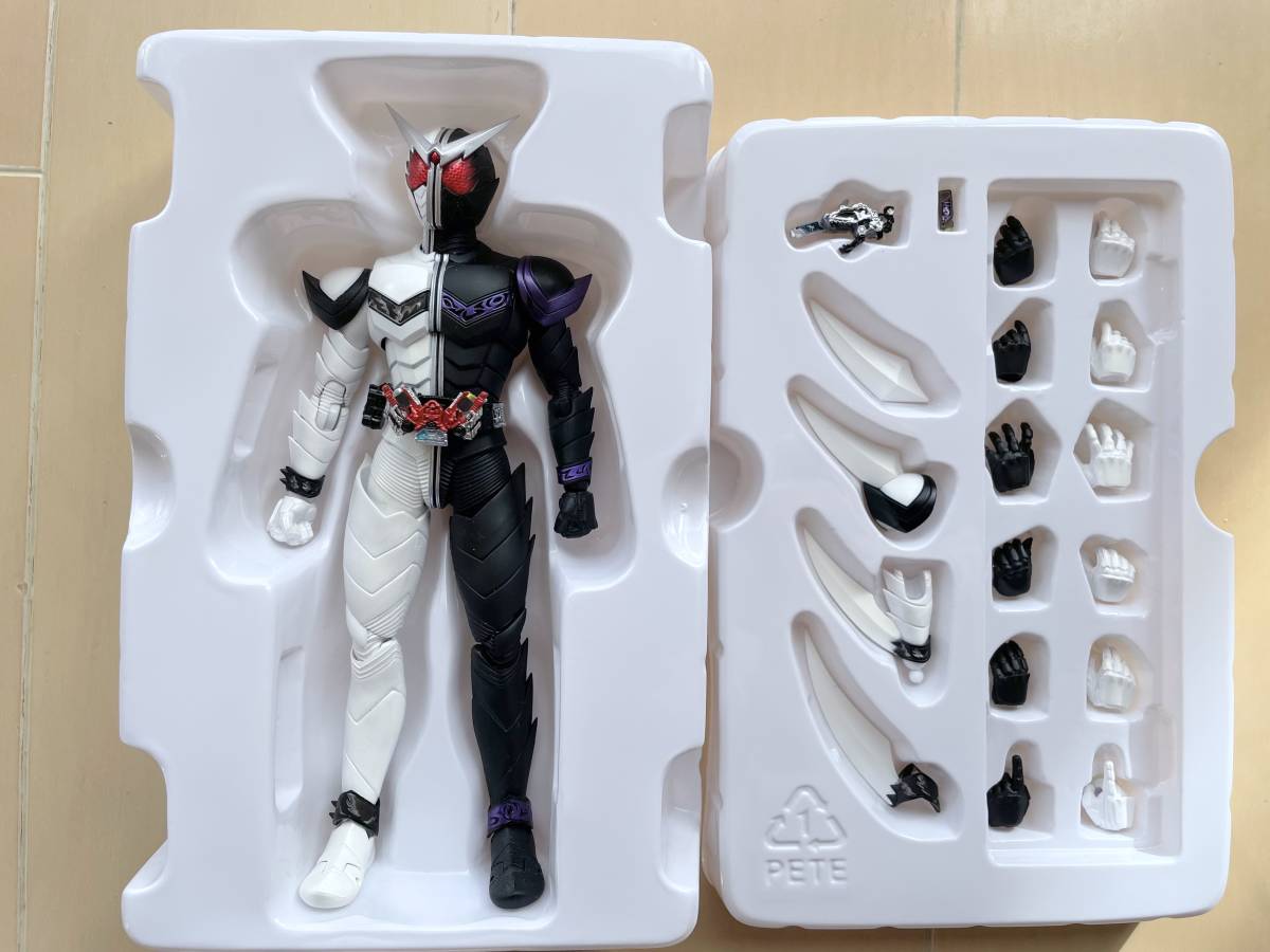 真骨彫　仮面ライダーW　ファングジョーカー　フィギュアーツ_2