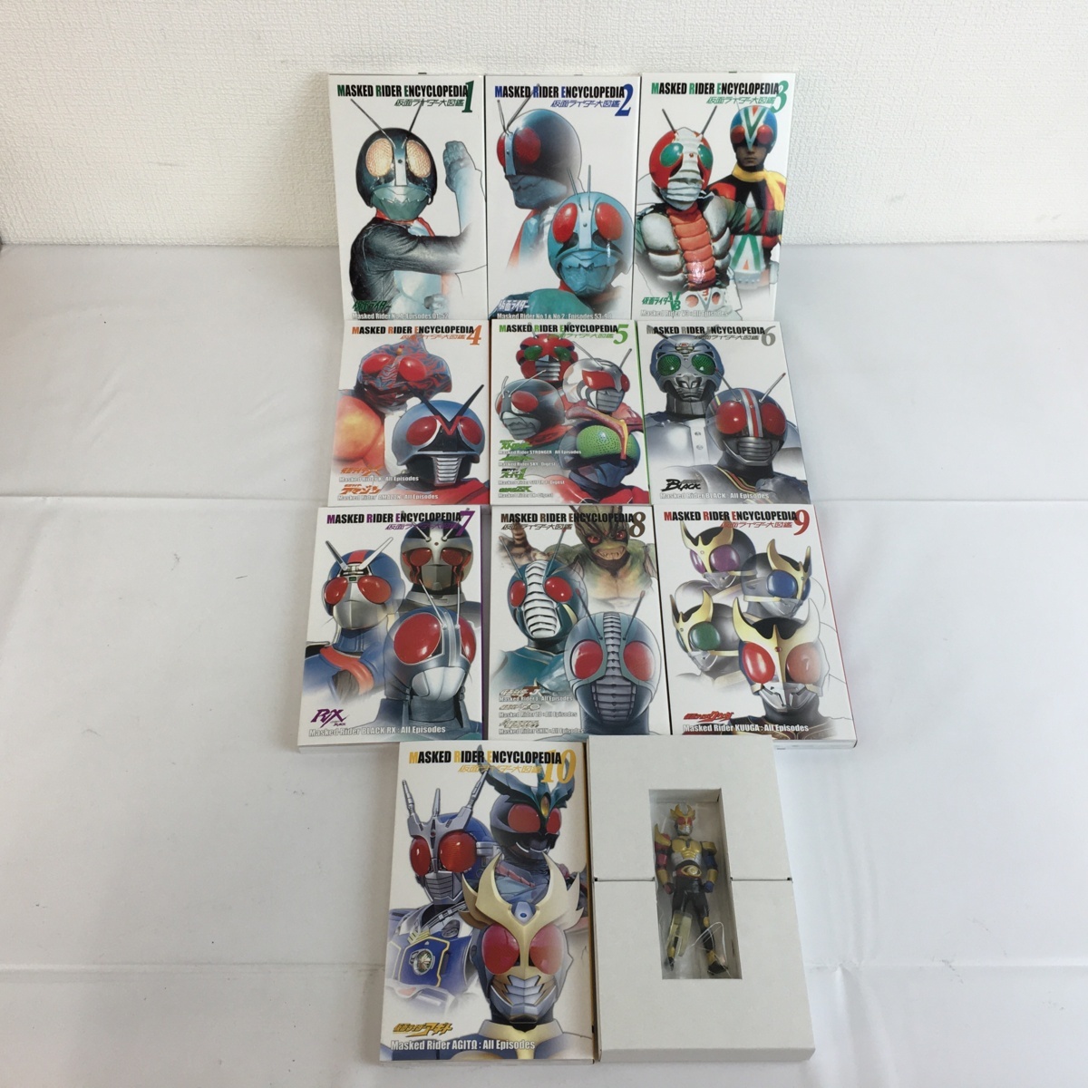 △川口店【中古品】電撃 10周年 仮面ライダー大図鑑全集プレミアム  
