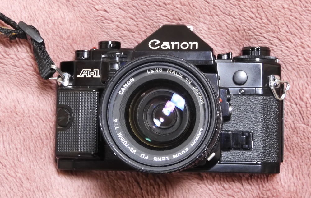 キャノン Canon A-1 & 35-70mm F4 FD 35-70mm F4 A Video: はらっぱ