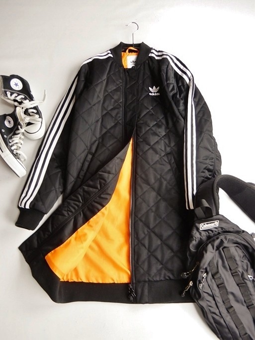 アディダス adidas 大人可愛い中綿入りトレフォイルロゴジップアップ 