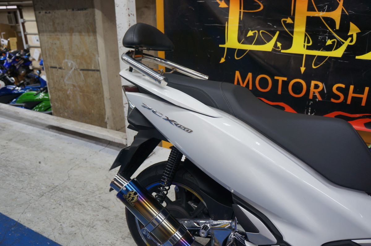 PCX PCX125 PCX150 バックレスト付 タンデムバー グラブバー 32φ JF28