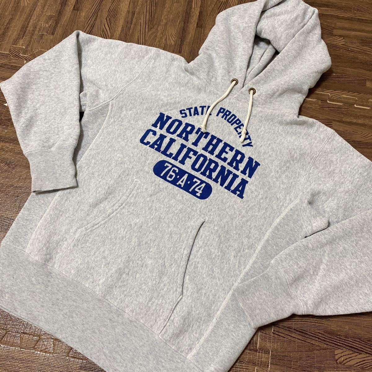 【美品】Champion チャンピオン リバースウィーブ 青タグ 11.5oz スウェット パーカ カレッジ 染込みプリント Champion チャンピオン リバースウィーブ クルーネック 復刻モデル！７０'Ｓ「青タグ」仕様！ＣＨＡＭＰＩＯＮ（ＵＳＡ (青