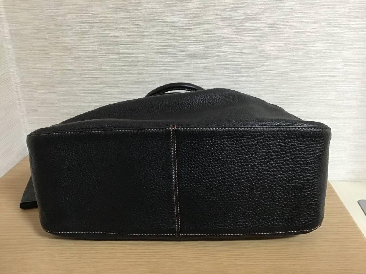 キタムラの本革製トートバッグ:取り外し可能L字ファスナーミニ財布付き：ブラック：美品 – バッグのキタムラK2公式サイト 牛革トートバッグ 黒 Kロゴ刺繍 ミニポーチ