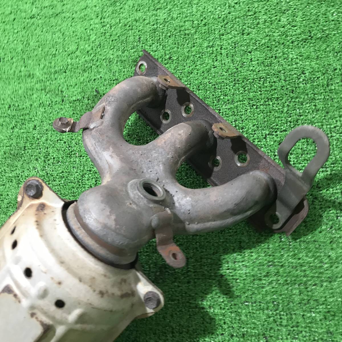 スズキのワゴンRの触媒コンバーター ジャンク品 □ スズキ 触媒 85G-C02 ワゴンR MH21S K6A □ 触媒 ワゴンR スズキ